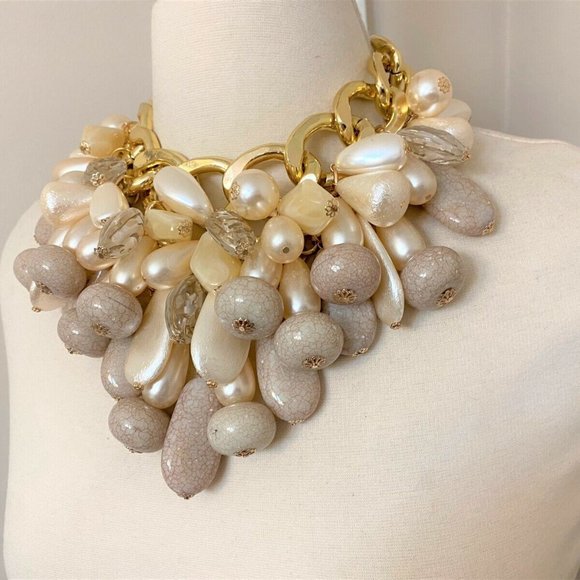 Gold Tone Faux Pearl & Crackle Beads Statement Bib Necklace - Picture 2 of 6